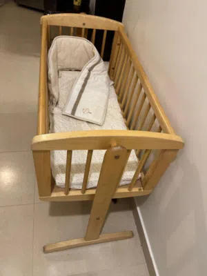 سرير اطفال خشبي ماليزي