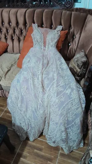 فساتان خطوبة او حفلة