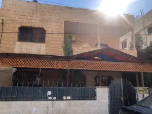 256 m2 More than 6 bedrooms Villa for Sale in Zarqa Al Hashemieh