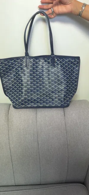 Goyard bag laptops size