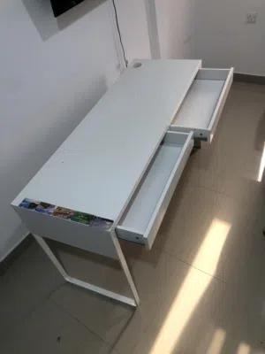 Tv cabinet for sale very good condition خزانة تلفزيون للبيع في حالة جيدة جدا