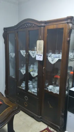 نيش عمولة خشب زان بحالة ممتازة