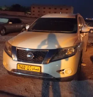 نيسان باتفندر موديل 2014