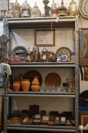 يوجد نحاس تحف وانتيكات قديمه