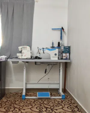 مكينة الخياط Sewing machine