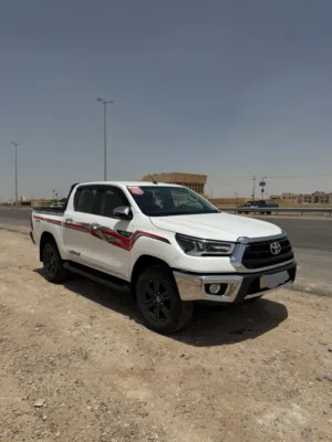 تويوتا هايلوكس 2025 للبيع