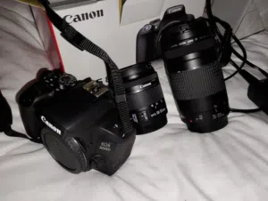 كانون 800D بحالة الوكالة تماماً (شبه جديدة) مع عدستين وكامل ملحقاتها .. Canon EOS 800D