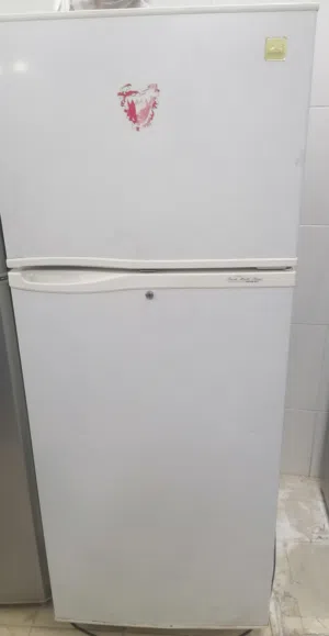 للبيع ثلاجة بحالة ممتازة