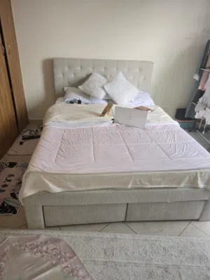 سرير كوين سايز + مرتبه جديده