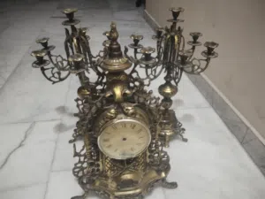 طقم نحاس اصلي شمعدان وساعة الوزن 8.4 كيلو