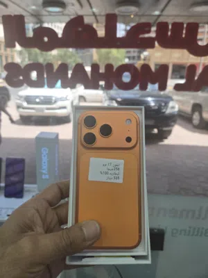 ايفون 17 برو 256 gb البطاريه 100% عدد دورات الشحن 76 نفس الجديد مع الكرتون والاغراض