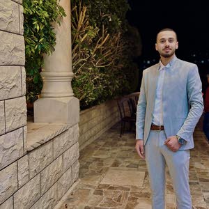  Yazan Daghlas
