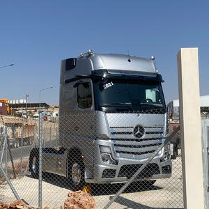 عزايزه شاحنات ومقطورات