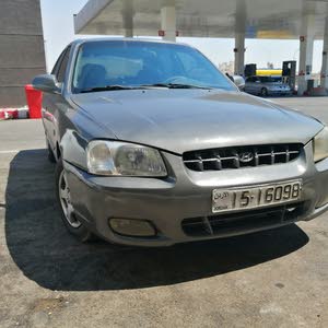 صور سيارات هيونداي أكسنت 2000