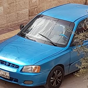 صور سيارات هيونداي أكسنت 2000
