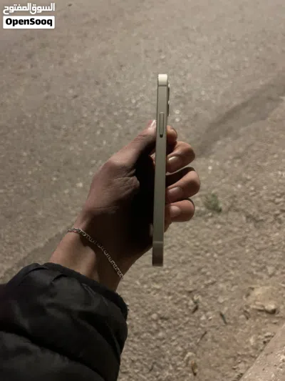 ايفون 12 لون ابيض 3