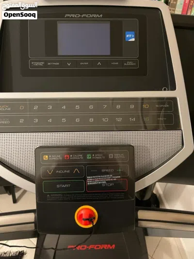 للبيع جهاز مشي ProForm C300 بحالة ممتازة 4
