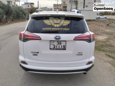 Toyota RAV 4 XLE 2
