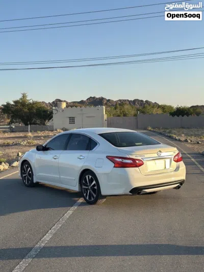 Nissan Altima SR 3