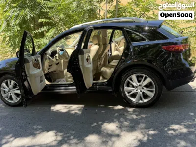 Infiniti QX70 Luxury 3