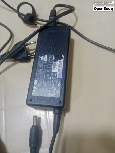 شاحن TosHlBA مستعمل تبع شركه 3