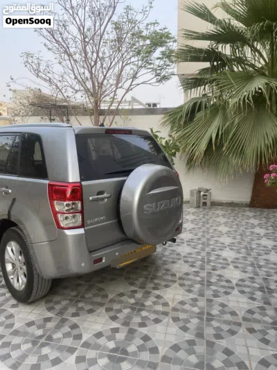 Suzuki Grand Vitara DLX 4