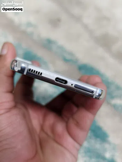 Samsung Galaxy S22 2