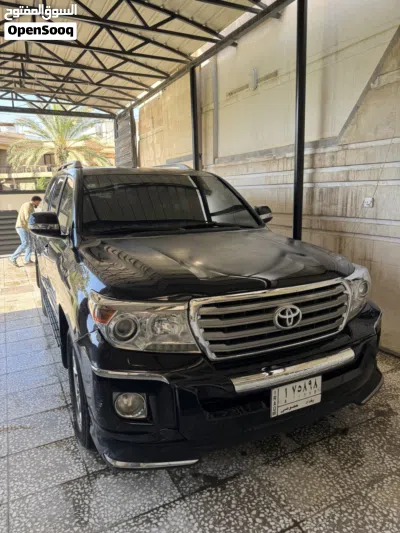 Toyota Land Cruiser GXR 2