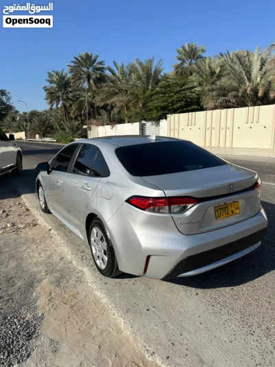 Toyota Corolla LE 4