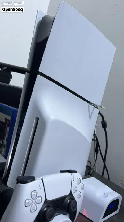 جهاز PS5 Slim نضيف للبيع نسخة الماع واحد تيرا 2