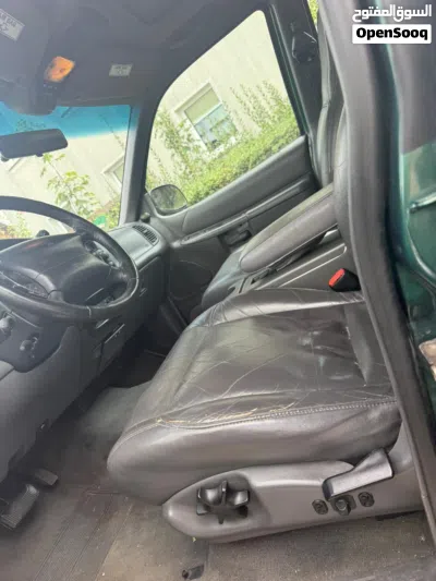 Ford Explorer Limited 4