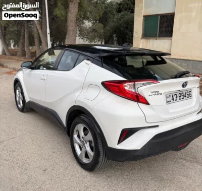 Toyota C-HR Standard 4