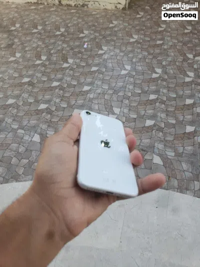 البيع ايفون se2 2020 3
