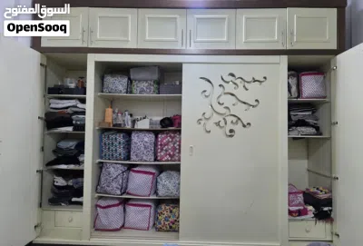 4 door cupboard with King Size Bed 2