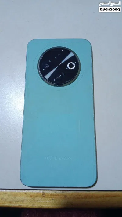 جهاز تكنو 30 C الجيجات 128 جيجا الرامات 12 رام حاله البيع مكسور طرف الشاشه من فوق لا يؤثر على اللمس 3