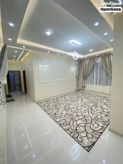 شقة مفروشة للإيجار باااااافخم الاثاث في بيت بوس وسط الخدمات العامه جديده اووول ساكن و600 دولار فقطط 3