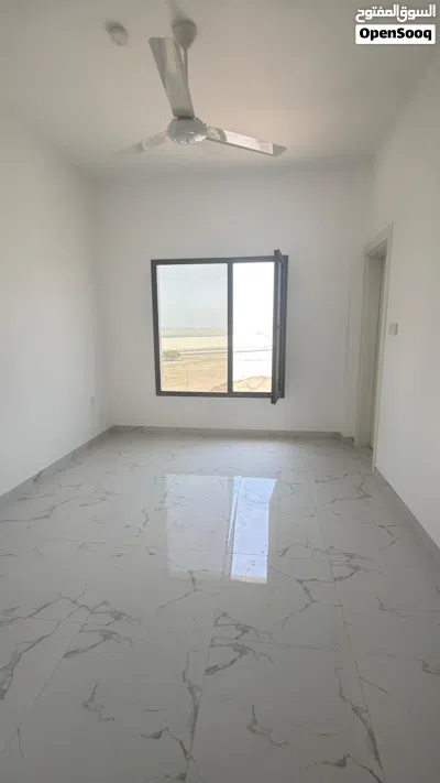 شقق للايجار في الموالح الجنوبية بالقرب من جهاز الضرائب مبنى جديد توجد شقق من غرفة و غرفتين و صالة 3