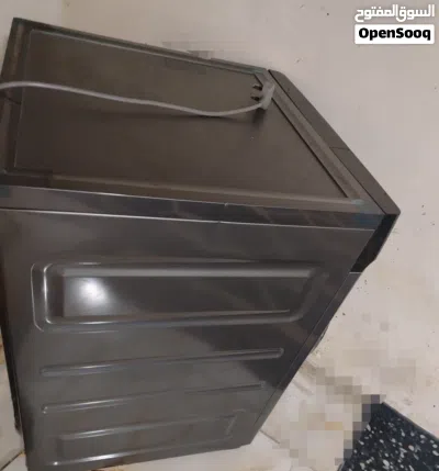 غساله اتوماتيك الجي LG سعرها 500 وبيها مجال بسيط مامستخدمه فقط شهر 3