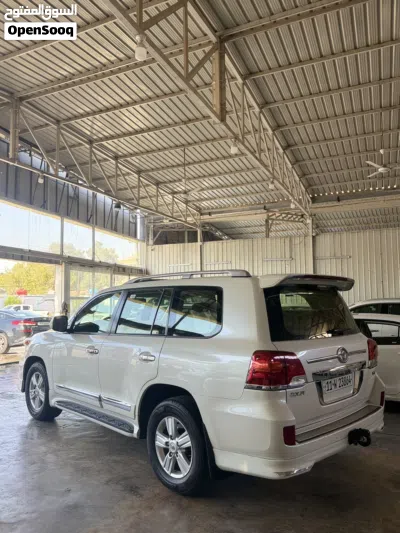 Toyota Land Cruiser GXR 3