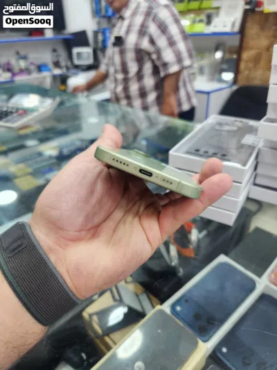 iPhone 17 256GB بحالة الجديد بسعر مميز جدا 4