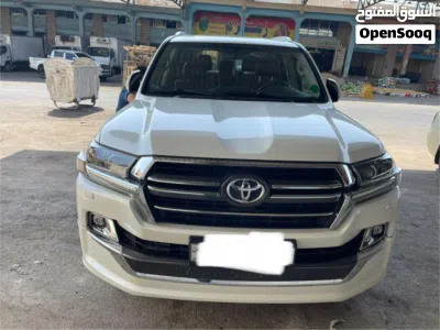 Toyota Land Cruiser GXR 3