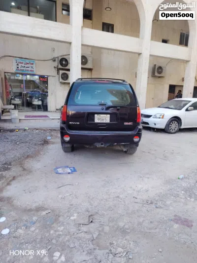 GMC Envoy XL 2
