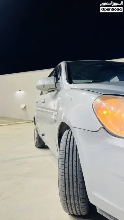Hyundai Accent Standard 4