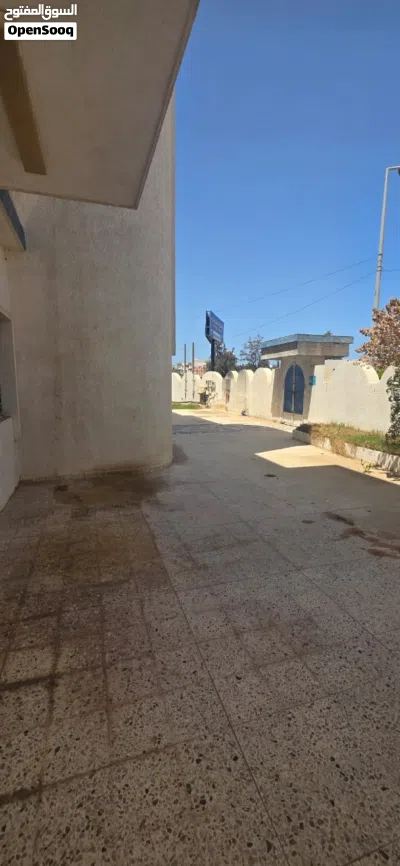مبني تجاري لي ايجار موقع ممتاز 4