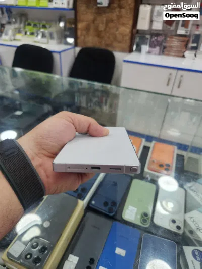 Samsung S25 ultra 1TB بحالة الجديد بسعر مميز جدا 3