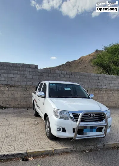 Toyota Hilux SR5 2
