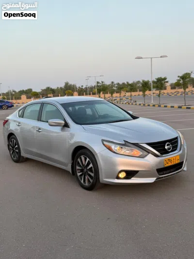 Nissan Altima SV 2