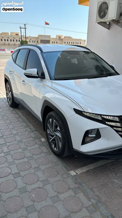 Hyundai Tucson SE 4