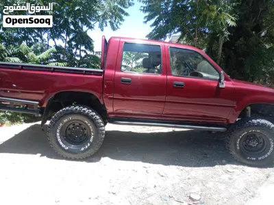Toyota Hilux SR5 2