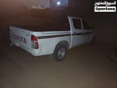 Toyota Hilux GLX 2